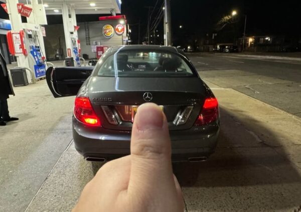 2011 Benz· CL 550 - Image 4
