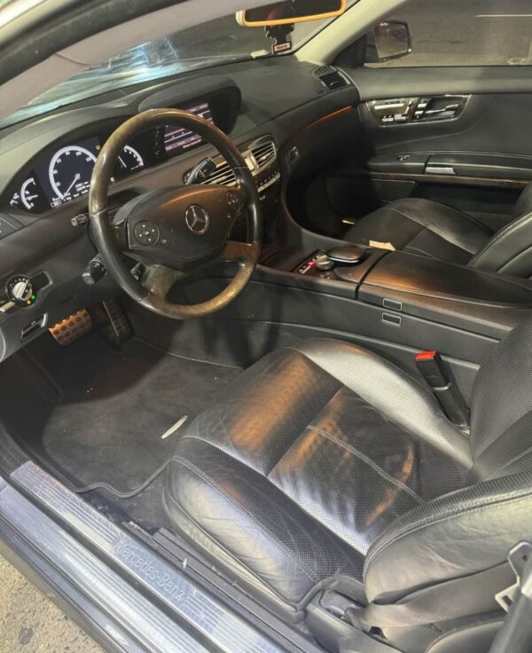 2011 Benz· CL 550 - Image 3