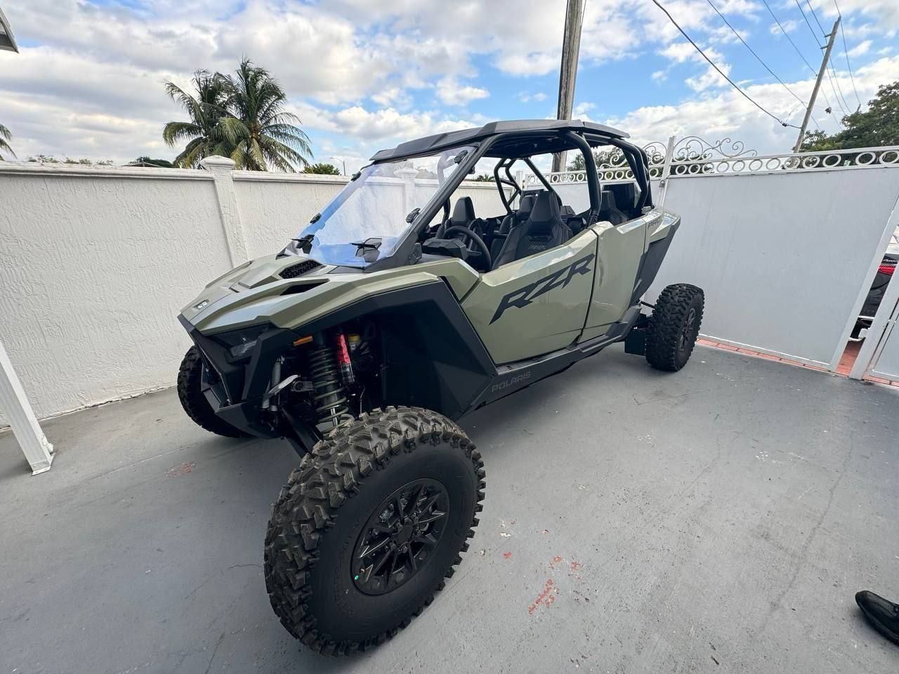 2025 RZR